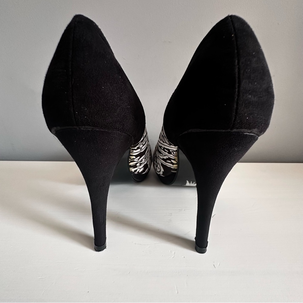 SUZY SHIER Black & White Shoes Pumps Heel Rounded Toe Size 10 NWOT - Picture 4 of 8